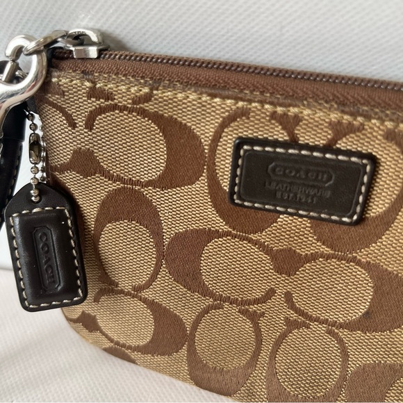Vintage Coach Wristlet Brown Wallet - Picture 3 of 7